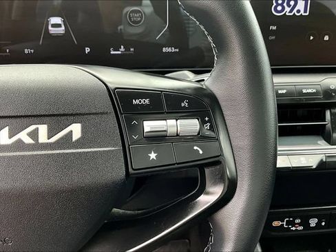 Certified 2025 Kia K4 EX FWD image 11