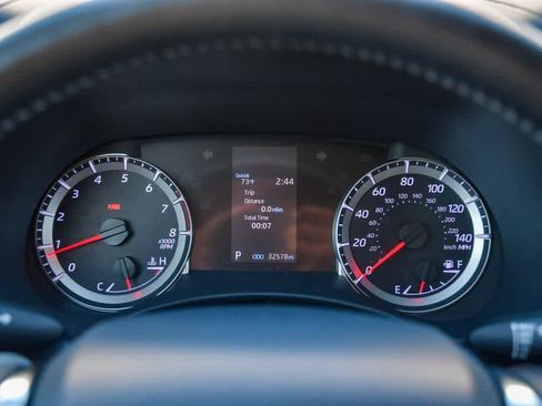 Used 2020 Toyota Highlander LE image 26