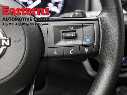 Used 2022 Nissan Rogue SV AWD/4WD image 16