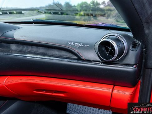 Used 2020 Ferrari Portofino RWD image 32
