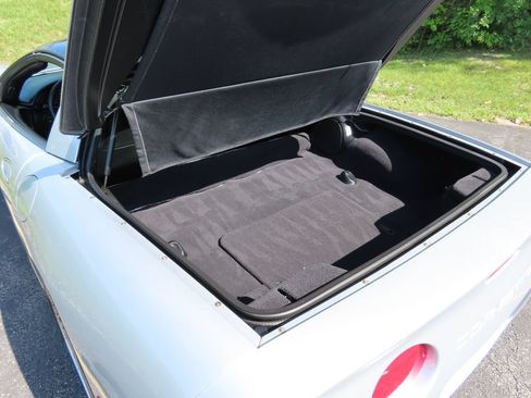 Used 1997 Chevrolet Corvette Coupe w/ Memory Pkg RWD image 26