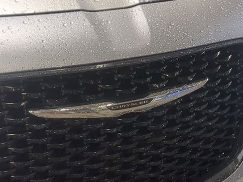 Used 2018 Chrysler 300 S w/ 300S Premium Group AWD/4WD image 15