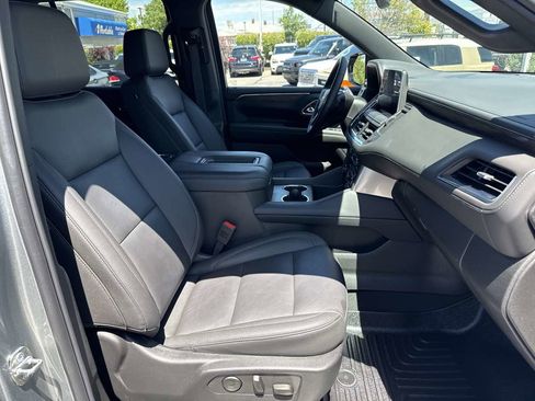 Used 2024 Chevrolet Tahoe Z71 w/ Luxury Package AWD/4WD image 25