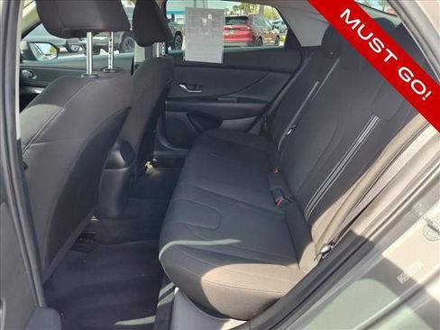 Used 2023 Hyundai Elantra SEL w/ Convenience Package FWD image 7