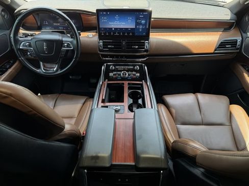 Used 2022 Lincoln Navigator Reserve AWD/4WD image 11
