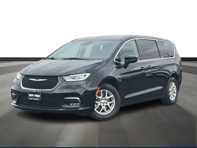 Used 2023 Chrysler Pacifica Touring-L