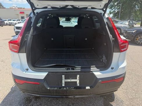 Used 2026 Volvo XC40 B5 Ultra w/ Climate Package AWD/4WD image 13