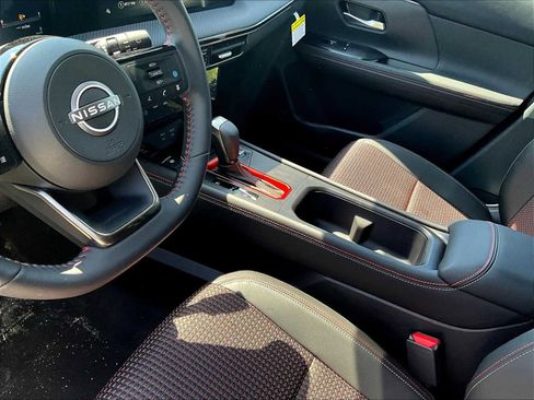 New 2025 Nissan Kicks SR FWD image 13