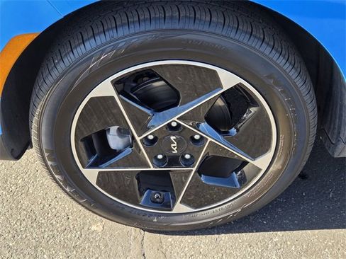 Certified 2024 Kia Soul EX image 9