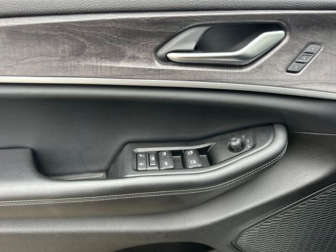 Used 2023 Jeep Grand Cherokee L Limited image 10