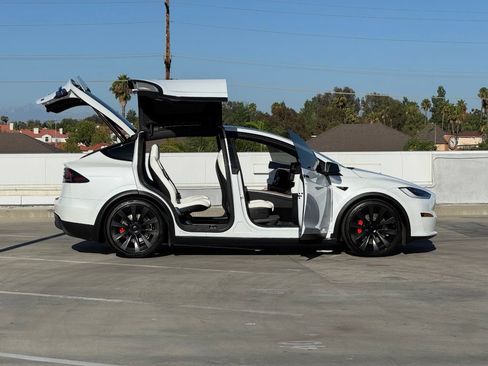 Used 2023 Tesla Model X AWD/4WD image 29