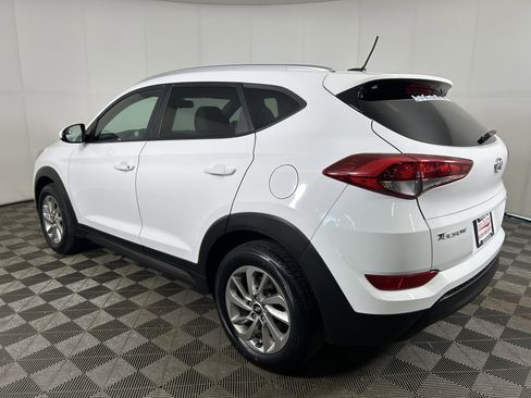 Used 2016 Hyundai Tucson SE w/ Option Group 02 AWD/4WD image 3