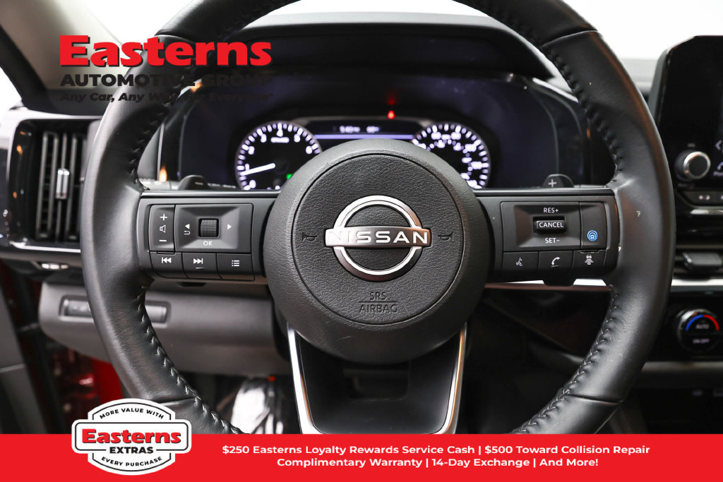 Used 2024 Nissan Pathfinder SV AWD/4WD image 11