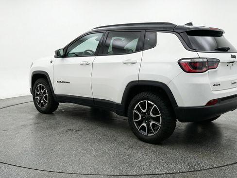 Used 2025 Jeep Compass Trailhawk AWD/4WD image 6