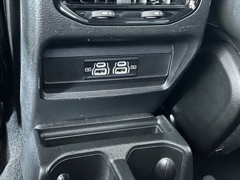 Used 2025 Jeep Grand Cherokee L Laredo image 43