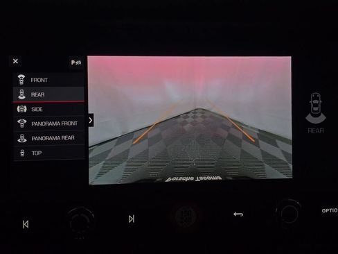 Certified 2025 Porsche Macan AWD/4WD image 41