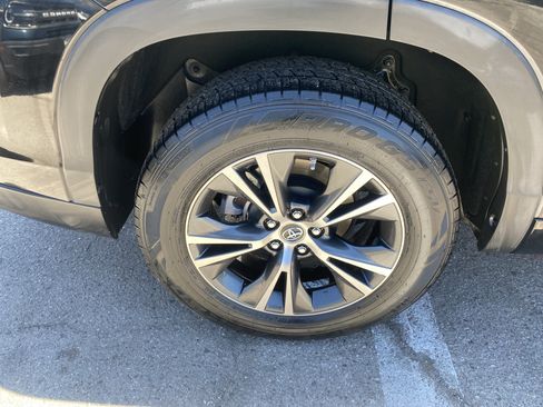 Used 2016 Toyota Highlander XLE FWD image 10