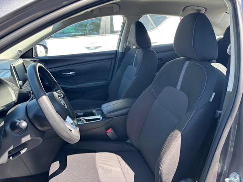 Used 2025 Nissan Sentra SV FWD image 28