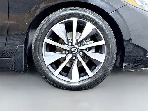 Used 2020 Nissan Sentra SV w/ SV Premium Package image 40