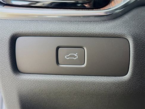 New 2026 Volvo V60 B5 Cross Country Plus w/ Climate Package image 10