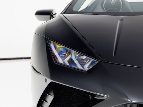 Used 2021 Lamborghini Huracan EVO RWD image 61