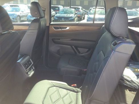 New 2026 Volkswagen Atlas SE image 11