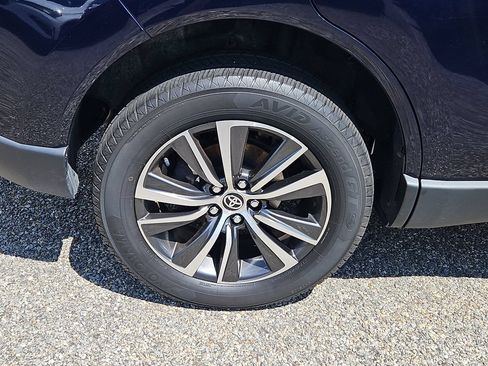 Used 2021 Toyota Venza LE w/ Carpet Mat Package (TMS) AWD/4WD image 9