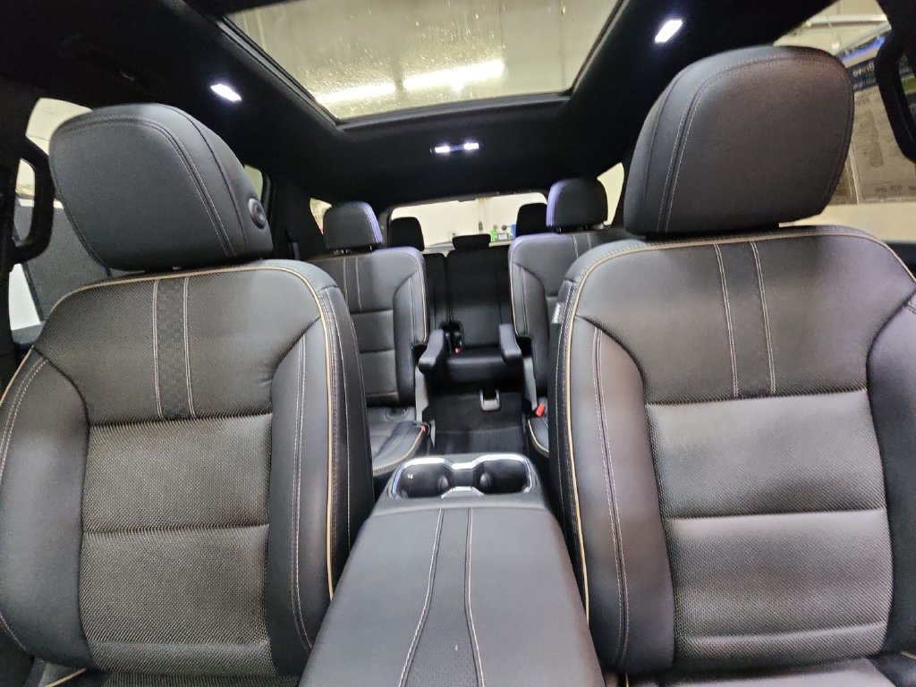 Certified 2025 Chevrolet Traverse High Country w/ LPO, Floor Liner Package AWD/4WD image 36