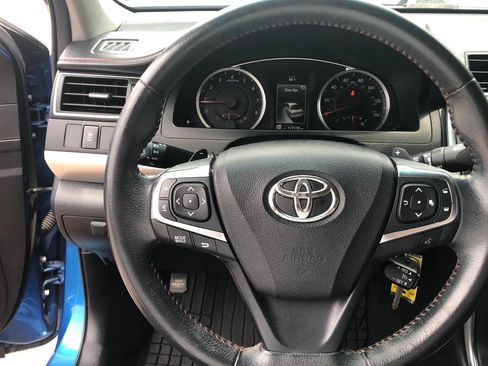 Used 2017 Toyota Camry SE FWD image 16