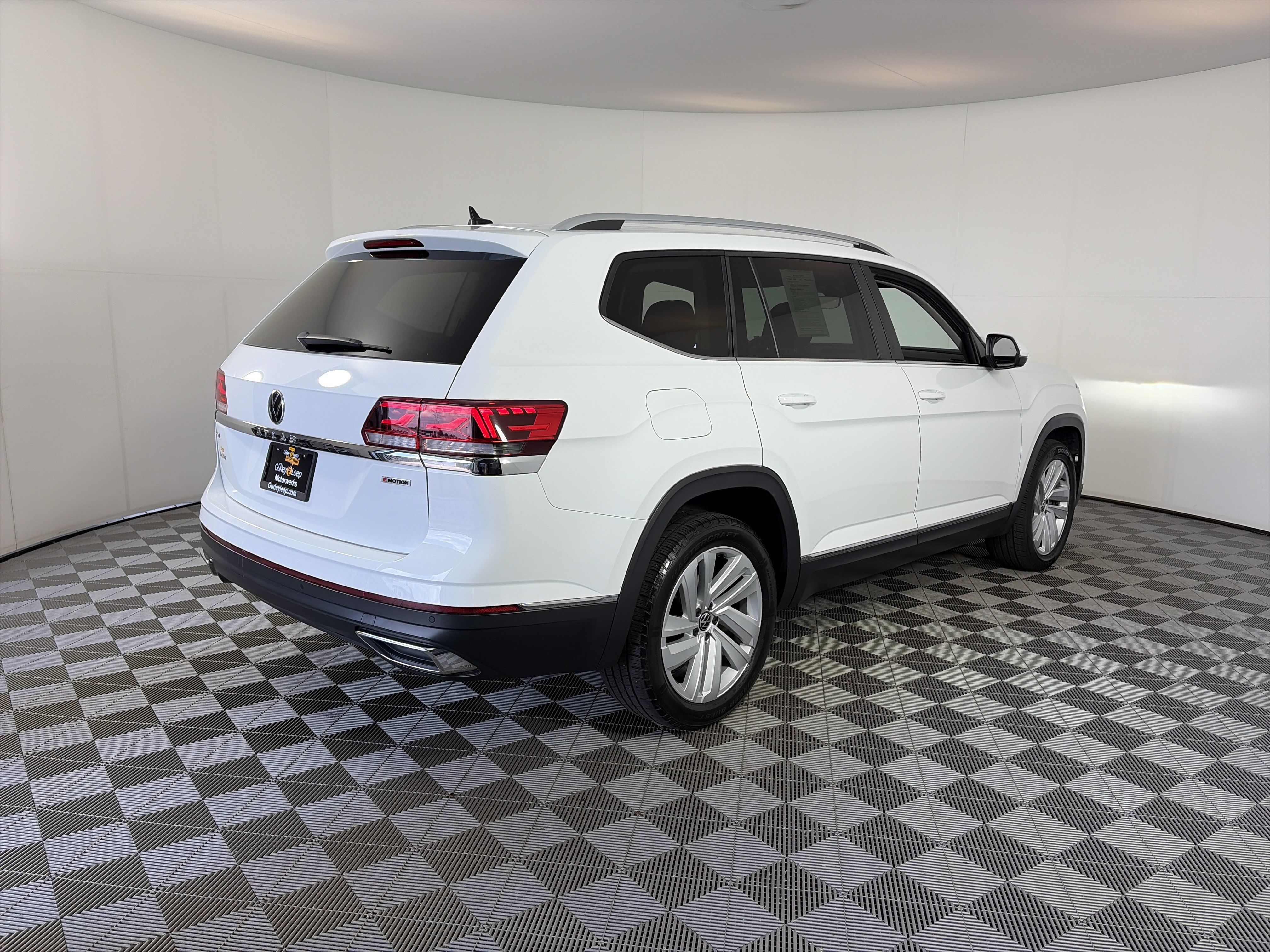 Used 2021 Volkswagen Atlas SEL AWD/4WD image 11