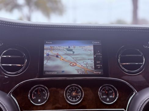 Used 2014 Bentley Mulsanne image 11