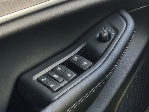 New 2025 Jeep Grand Cherokee Limited w/ Black Appearance Package image 31