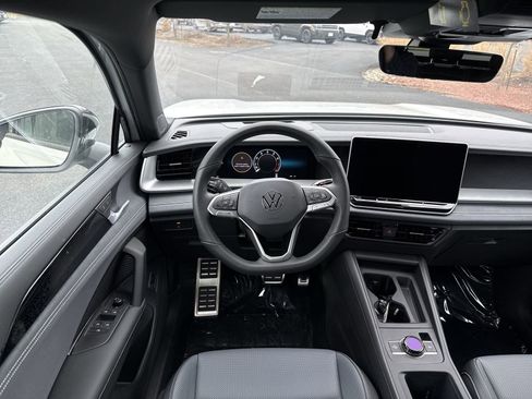 New 2026 Volkswagen Tiguan SE R-Line AWD/4WD image 15