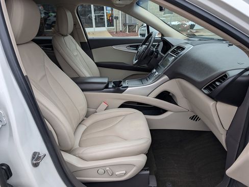 Used 2020 Lincoln Nautilus Premier w/ Equipment Group 101A image 26