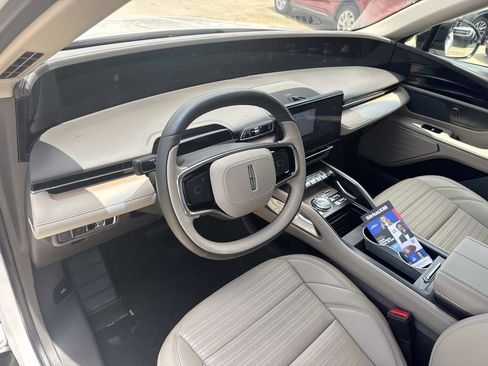 Used 2024 Lincoln Nautilus Reserve AWD/4WD image 17