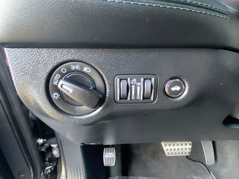 Used 2022 Dodge Challenger R/T Scat Pack RWD image 16