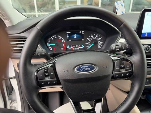 Used 2022 Ford Escape SEL FWD image 35