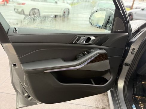 Used 2026 BMW X5 xDrive40i w/ M Sport Package image 9