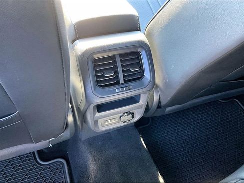 Certified 2023 Volkswagen Tiguan SE R-Line image 18