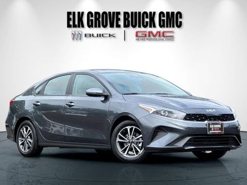 Used 2023 Kia Forte LXS w/ LXS Technology Package FWD image 2