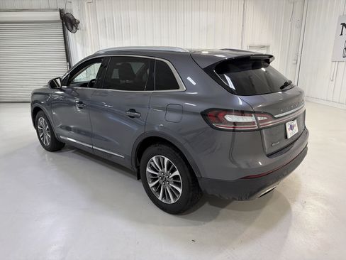 Used 2023 Lincoln Nautilus FWD image 3