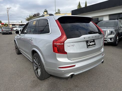 Used 2018 Volvo XC90 T5 Momentum w/ Convenience Package AWD/4WD image 2