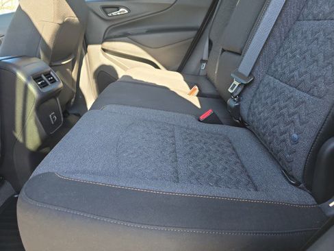 Used 2024 Chevrolet Equinox LT image 33