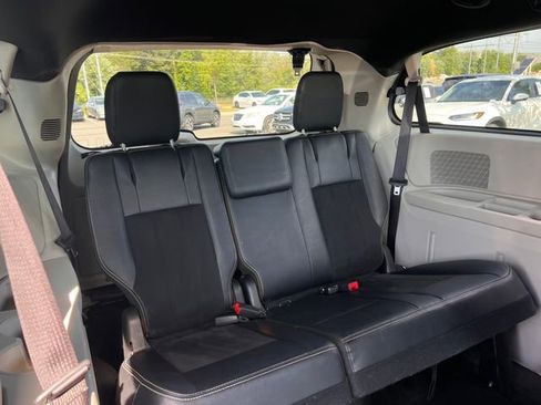 Used 2019 Dodge Grand Caravan SXT FWD image 27