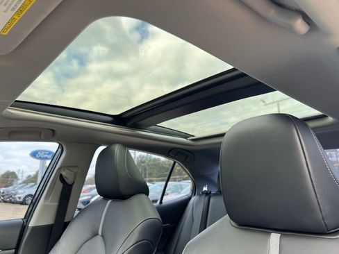 Used 2020 Toyota Camry XSE image 24