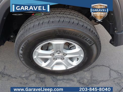 Used 2019 Jeep Wrangler Sport image 28