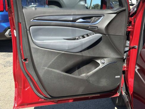 Used 2024 Buick Enclave Premium image 17