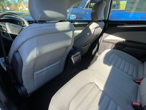 Used 2015 Ford Fusion S image 21