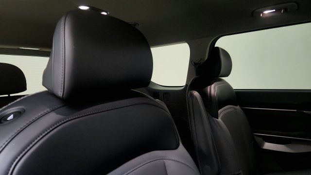 Used 2024 Kia EV9 Light Long Range RWD image 39