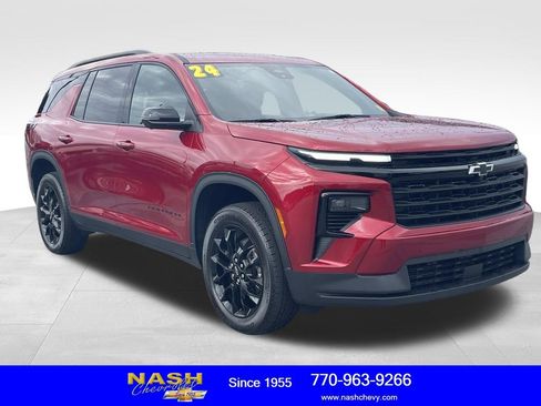 Used 2024 Chevrolet Traverse LT w/ Midnight/Sport Edition image 1